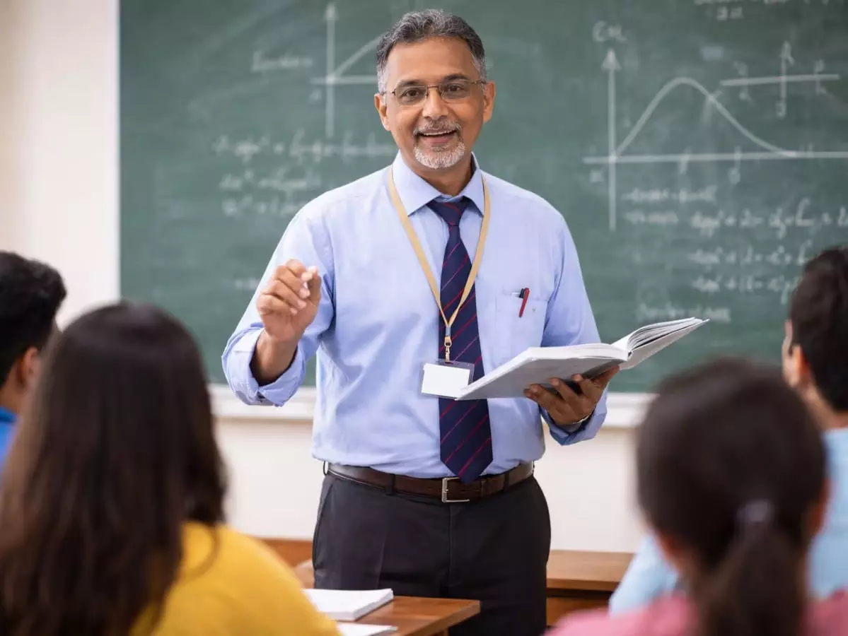 बिहार के कॉलेजों और विश्वविद्यालयों में अब काम के आधार पर होगी प्राध्यापकों की प्रोन्नति बिहार के कॉलेजों और विश्वविद्यालयों में अब काम के आधार पर होगी प्राध्यापकों की प्रोन्नति