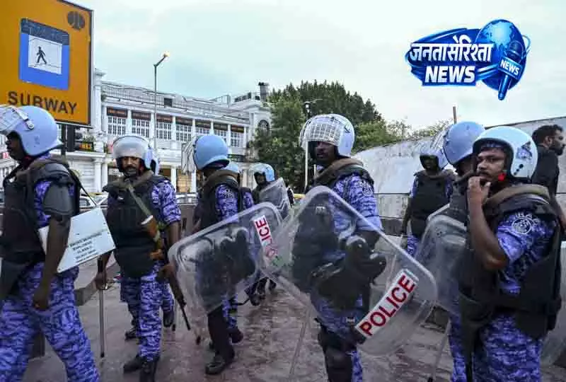 Delhi RAF ने पैलेट गन इस्तेमाल पर लगाई रोक, CRPF तैनाती बढ़ी Delhi RAF ने पैलेट गन इस्तेमाल पर लगाई रोक, CRPF तैनाती बढ़ी