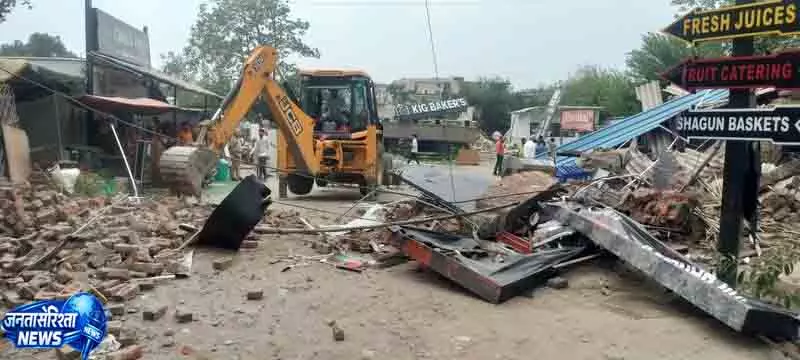 Gurugram रक्षा क्षेत्र में 5 हजार से ज्यादा अवैध निर्माण Gurugram रक्षा क्षेत्र में 5 हजार से ज्यादा अवैध निर्माण