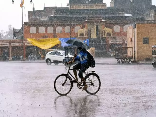 Jaipur: बारिश में आई कमी, मौसम विभाग ने 28 से मानसून सक्रिय होने के संकेत दिए Jaipur: बारिश में आई कमी, मौसम विभाग ने 28 से मानसून सक्रिय होने के संकेत दिए