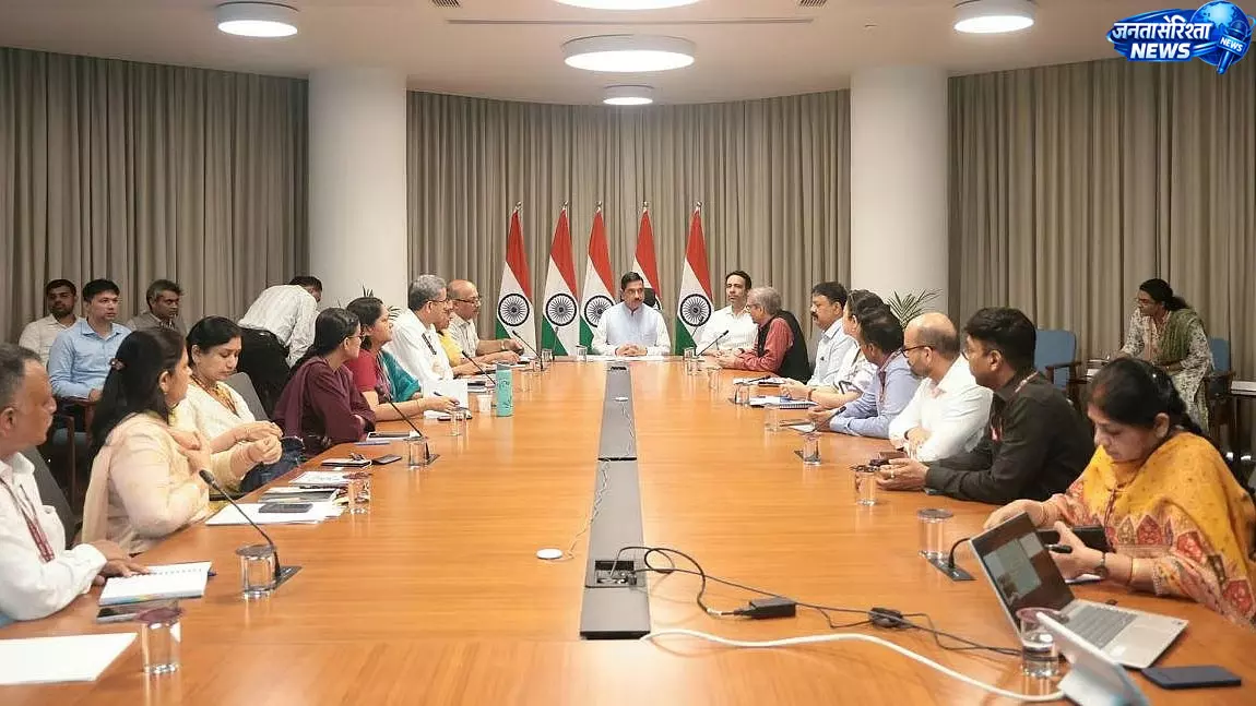 प्रह्लाद जोशी ने संभाला केंद्रीय शिक्षा मंत्री का कार्यभार प्रह्लाद जोशी ने संभाला केंद्रीय शिक्षा मंत्री का कार्यभार