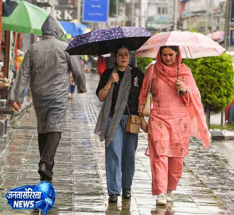 Kashmir में पांचवें दिन भी बारिश, बाढ़ का खतरा टला Kashmir में पांचवें दिन भी बारिश, बाढ़ का खतरा टला