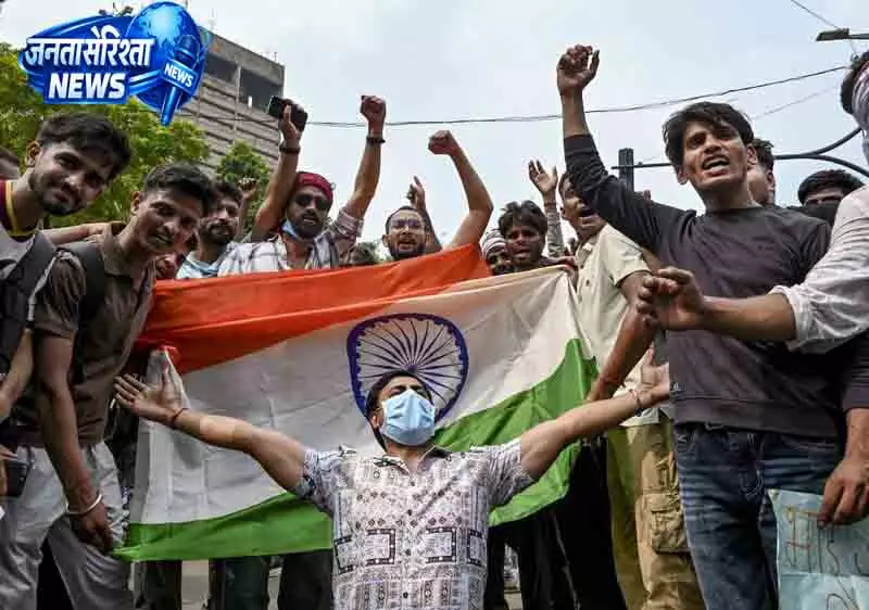 Srinagar प्रधान के इस्तीफे का राजनीतिक दलों ने किया स्वागत Srinagar प्रधान के इस्तीफे का राजनीतिक दलों ने किया स्वागत