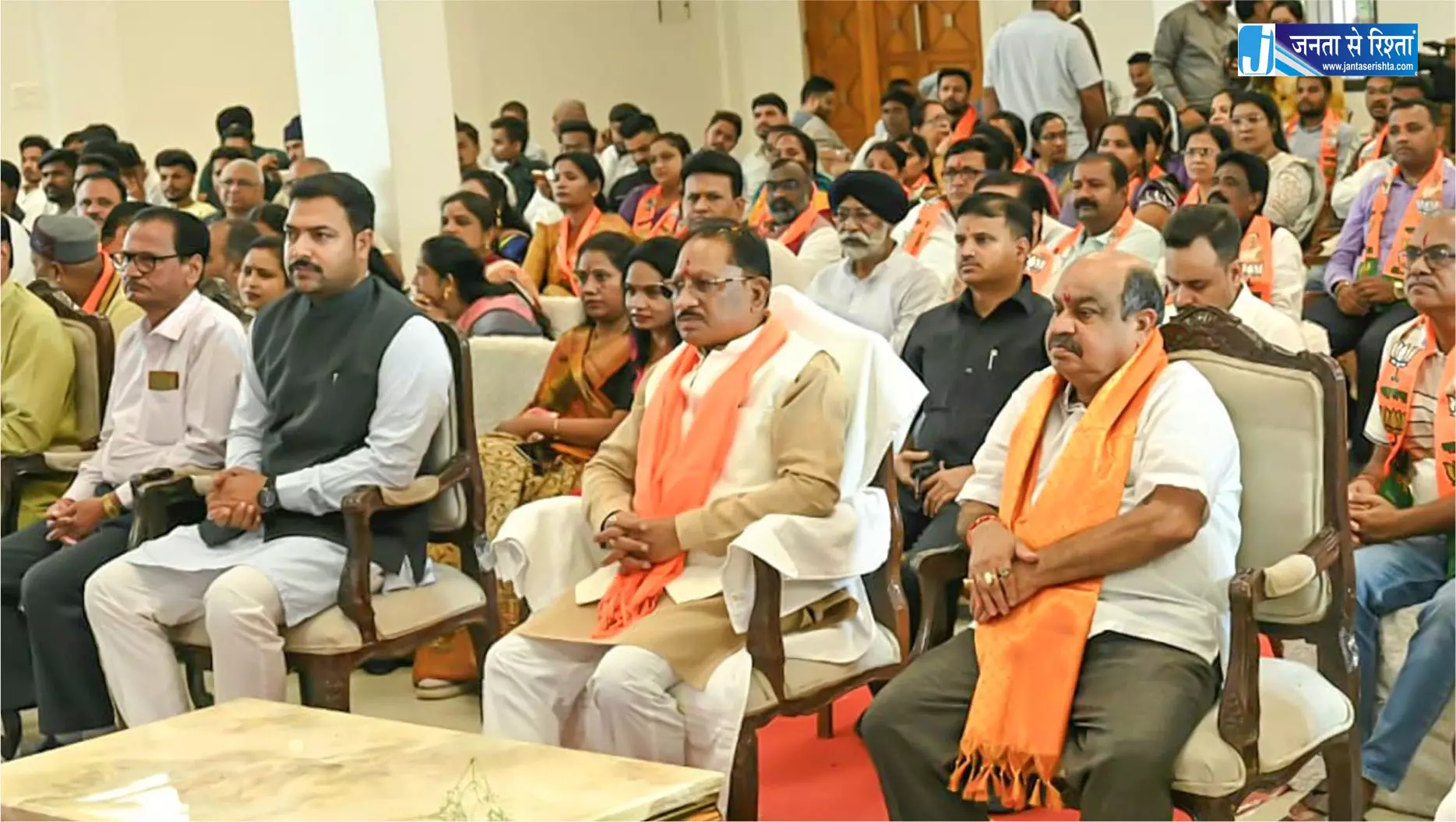 CM विष्णुदेव साय ने ‘मन की बात’ के 136वें एपिसोड का किया श्रवण CM विष्णुदेव साय ने ‘मन की बात’ के 136वें एपिसोड का किया श्रवण