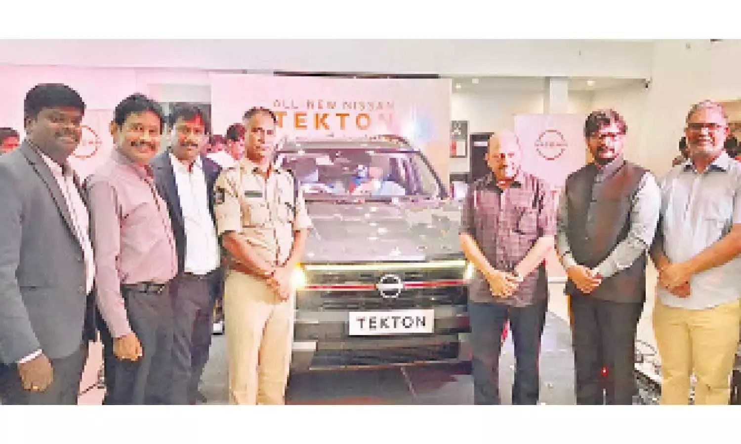 Andhra: निसान टेक्टन एसयूवी को तिरूपति में लॉन्च किया गया Andhra: निसान टेक्टन एसयूवी को तिरूपति में लॉन्च किया गया