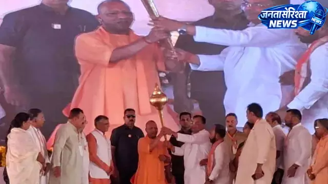 मुख्यमंत्री योगी आदित्यनाथ ने मैनपुरी को दी 682 करोड़ की सौगात मुख्यमंत्री योगी आदित्यनाथ ने मैनपुरी को दी 682 करोड़ की सौगात