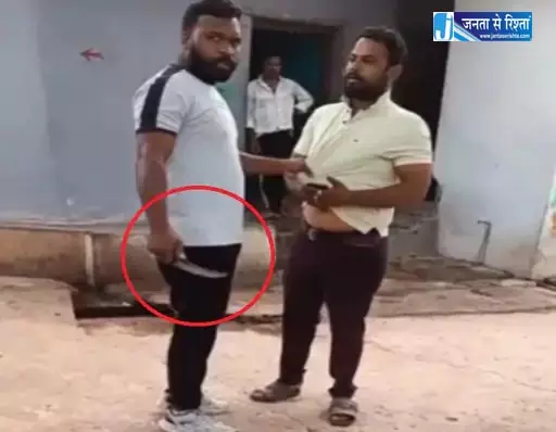 कारोबारी की हत्या करने पहुंचा था बदमाश, चाकू निकाला और फिर... कारोबारी की हत्या करने पहुंचा था बदमाश, चाकू निकाला और फिर...