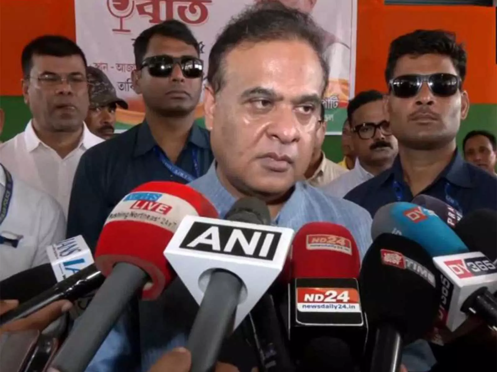 असम बाढ़ में 66 मौतें, राहत के लिए BJP जुटाएगी 12 करोड़ रुपये असम बाढ़ में 66 मौतें, राहत के लिए BJP जुटाएगी 12 करोड़ रुपये