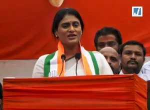 पेट की सर्जरी के बाद स्वस्थ हो रहीं आंध्र प्रदेश कांग्रेस की प्रमुख वाईएस शर्मिला पेट की सर्जरी के बाद स्वस्थ हो रहीं आंध्र प्रदेश कांग्रेस की प्रमुख वाईएस शर्मिला