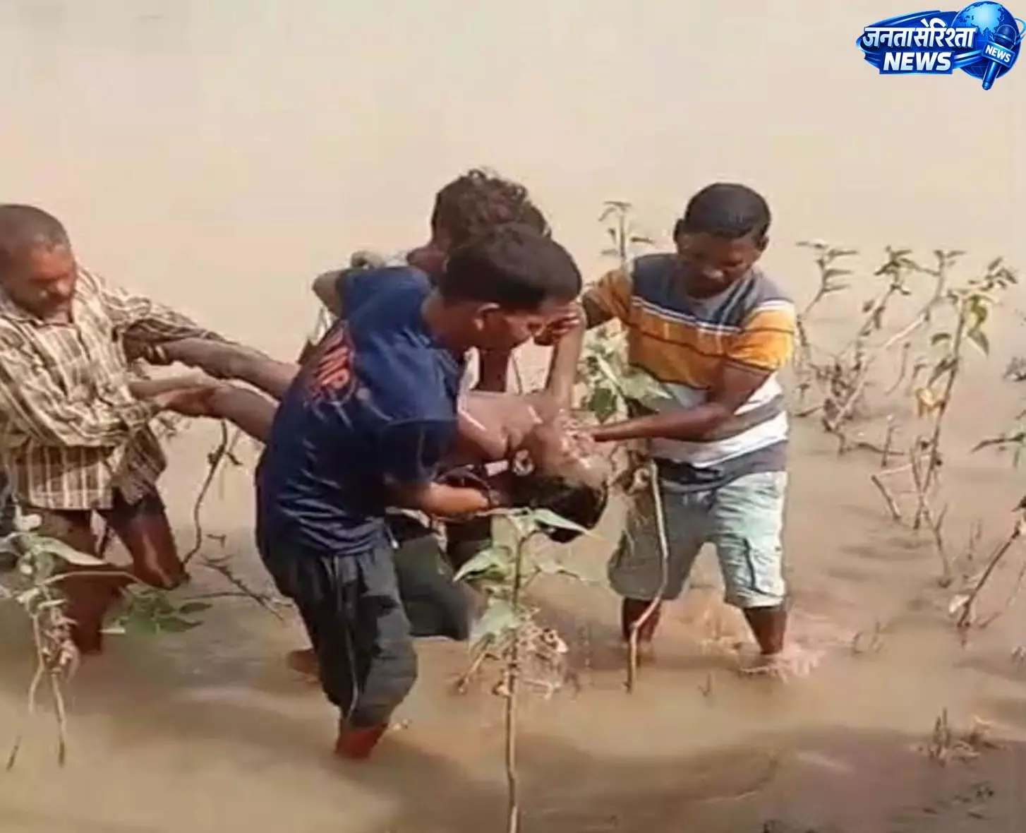 घुनघुट्टा नदी में नहाने गया 10 वर्षीय बालक डूबा, 300 मीटर दूर मिली लाश घुनघुट्टा नदी में नहाने गया 10 वर्षीय बालक डूबा, 300 मीटर दूर मिली लाश