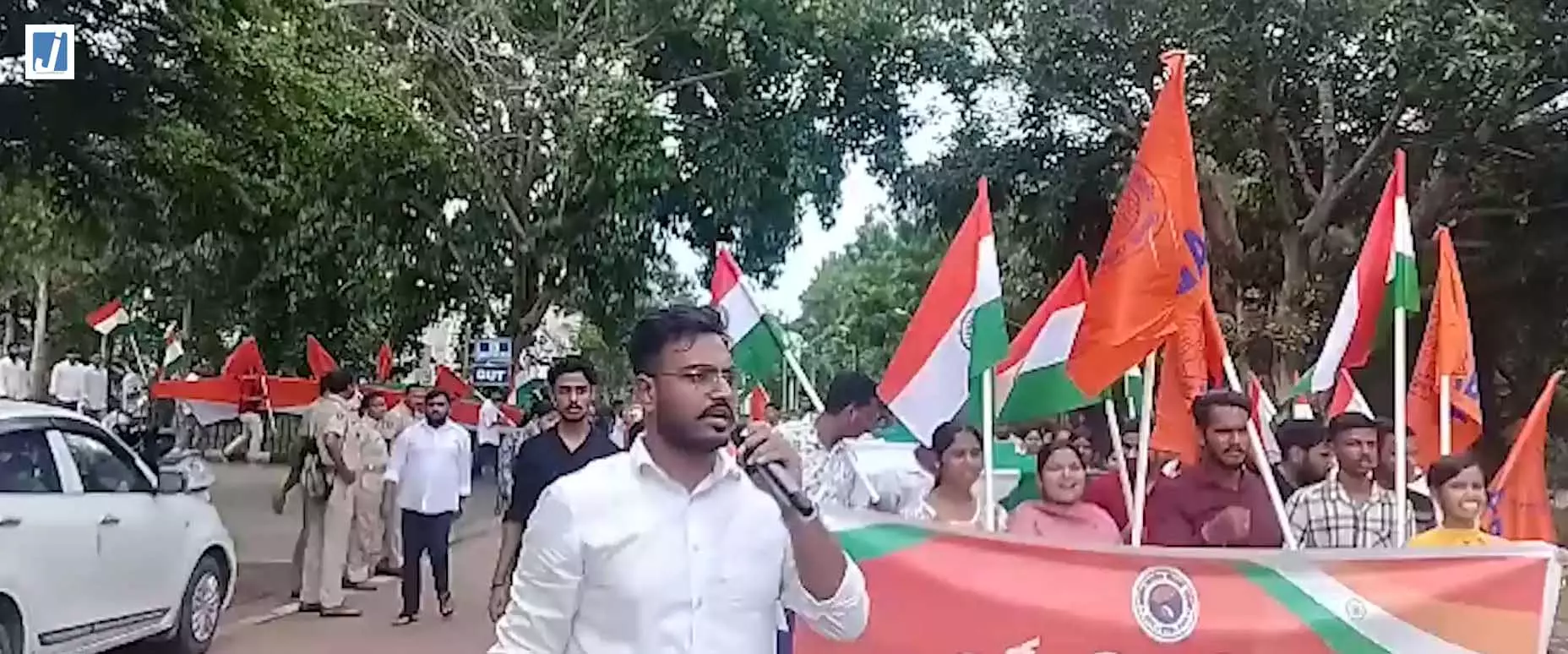 भुवनेश्वर में मनाया गया कारगिल विजय दिवस, ABVP ने निकाली शोभायात्रा भुवनेश्वर में मनाया गया कारगिल विजय दिवस, ABVP ने निकाली शोभायात्रा