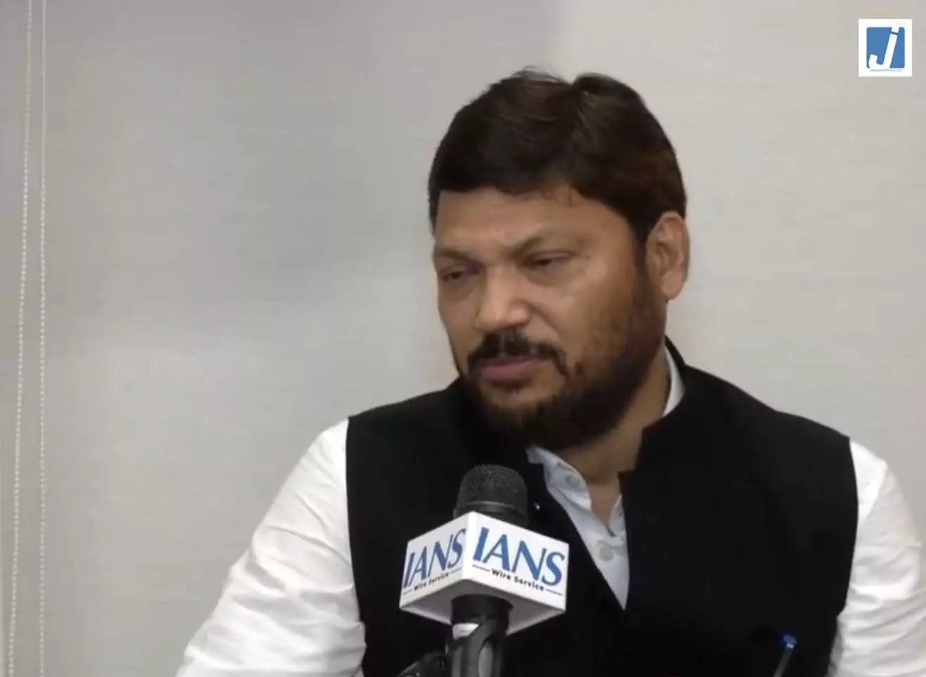 पेपर लीक मामले पर सपा सांसद नीरज कुशवाहा का सरकार पर हमला पेपर लीक मामले पर सपा सांसद नीरज कुशवाहा का सरकार पर हमला