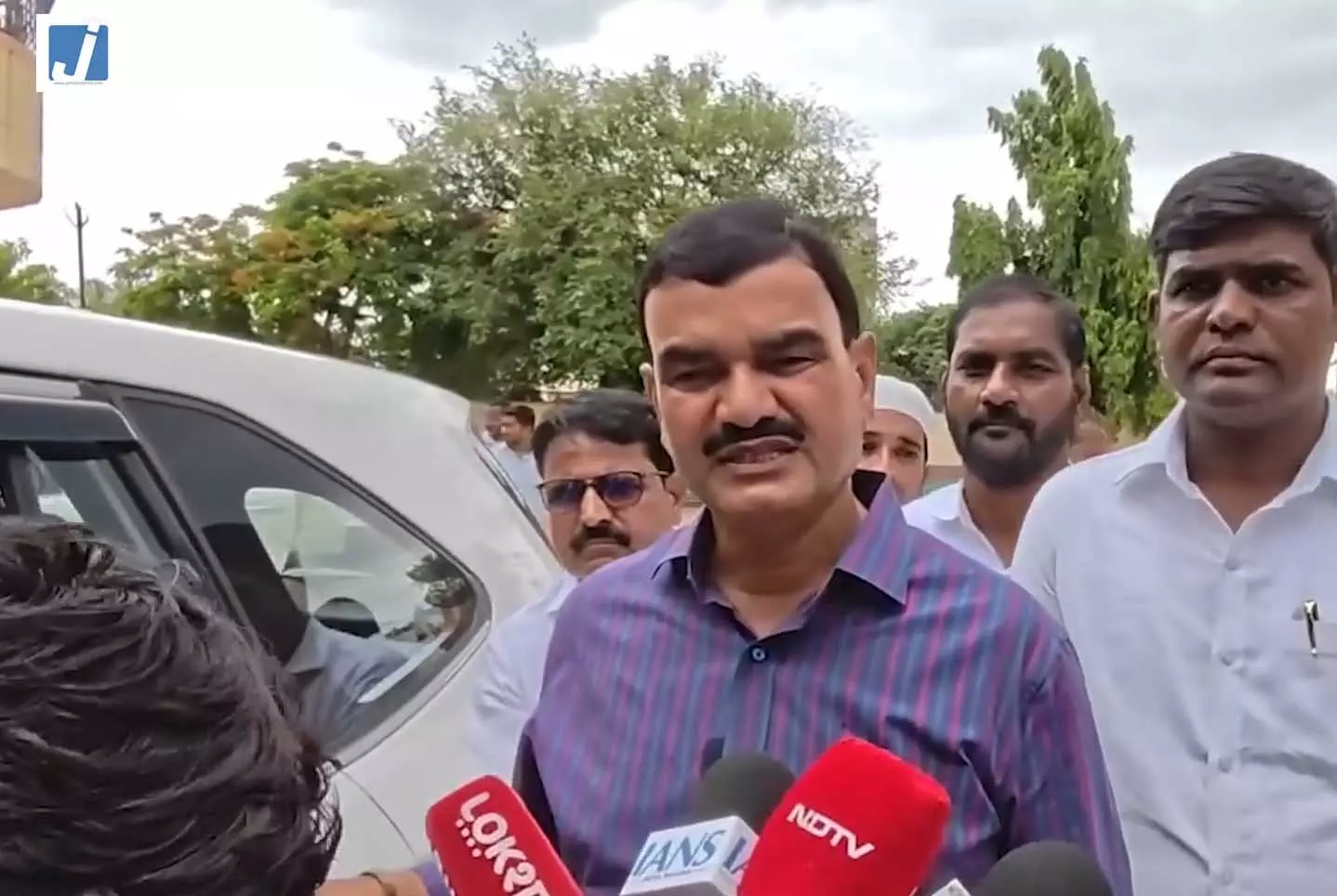 किसान कर्जमाफी का पहला चरण पूरा, पुणे को मिले 550 करोड़ रुपये: मंत्री दत्तात्रय भरणे किसान कर्जमाफी का पहला चरण पूरा, पुणे को मिले 550 करोड़ रुपये: मंत्री दत्तात्रय भरणे