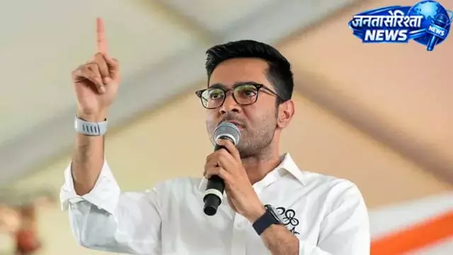 युवाओं से बोले अभिषेक, सोच-समझकर दें समर्थन युवाओं से बोले अभिषेक, सोच-समझकर दें समर्थन