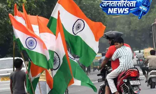 Delhi में व्यापारियों का तिरंगा अभियान शुरू Delhi में व्यापारियों का तिरंगा अभियान शुरू