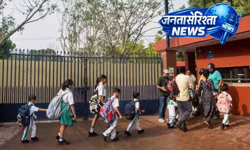 Delhi के 774 स्कूलों में सुरक्षा व्यवस्था पर सवाल Delhi के 774 स्कूलों में सुरक्षा व्यवस्था पर सवाल