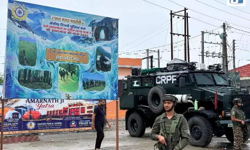 उपराष्ट्रपति, अमित शाह और राजनाथ सिंह समेत केंद्रीय मंत्रियों ने CRPF जवानों को दी स्थापना दिवस की बधाई