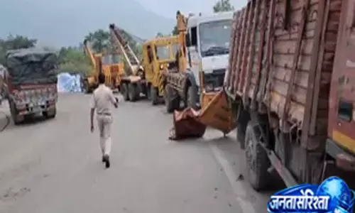 कोडरमा में दर्दनाक सड़क हादसा, बेकाबू वाहन की टक्कर में दो लोगों की मौके पर मौत