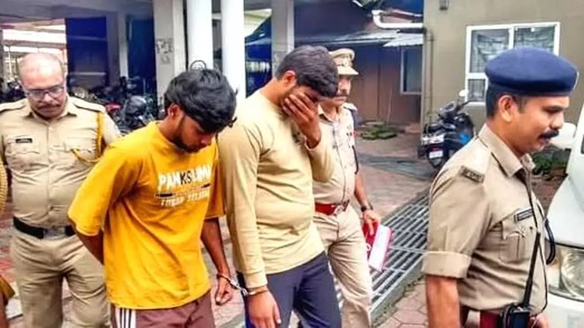 Kerala: 3 करोड़ ठगी केस; दो आरोपी कोझिकोड लाए गए