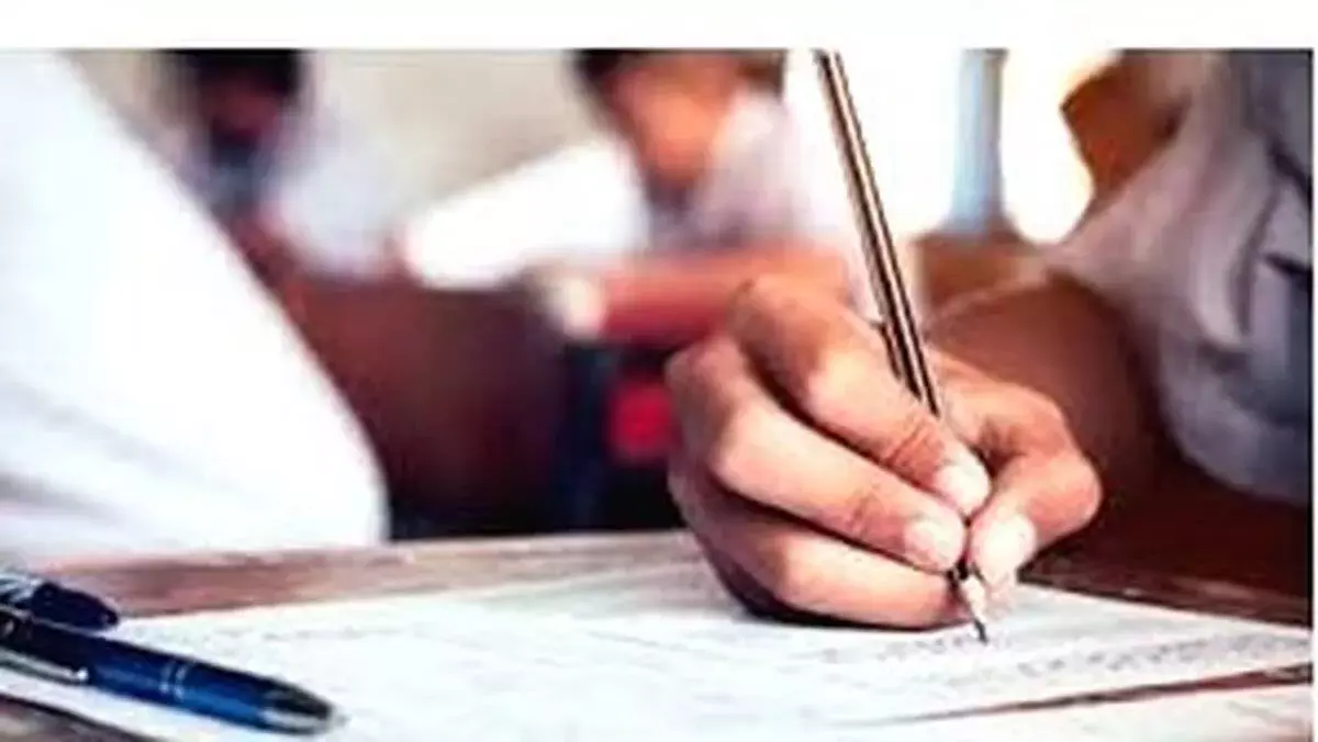 Kerala: SSK में पैरालिसिस का असर, ओणम परीक्षा की तैयारियां प्रभावित