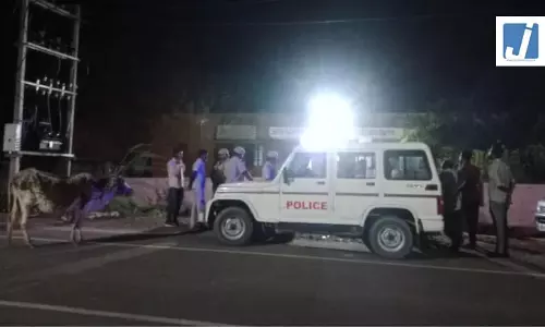 पानी की टंकी में मृत पाए गए एक परिवार के चार सदस्य, पुलिस को आत्महत्या का शक पानी की टंकी में मृत पाए गए एक परिवार के चार सदस्य, पुलिस को आत्महत्या का शक