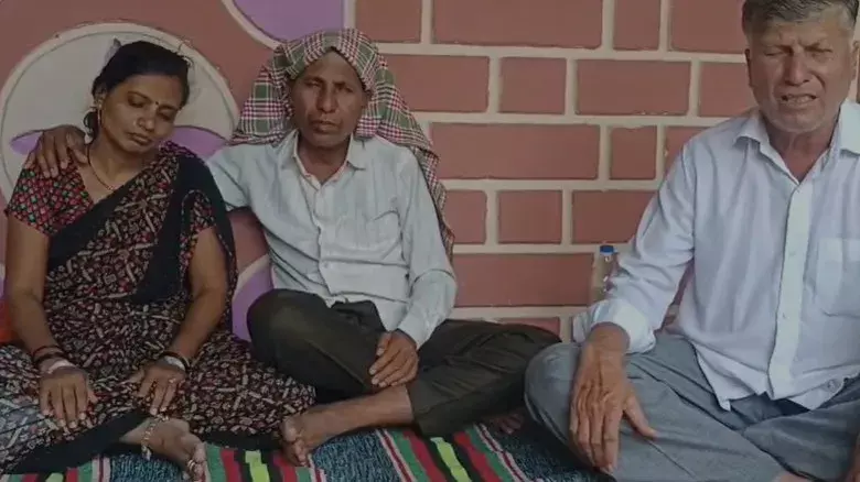 अहिल्यानगर में NEET छात्र ने की खुदकुशी, कम अंक आने से था परेशान अहिल्यानगर में NEET छात्र ने की खुदकुशी, कम अंक आने से था परेशान