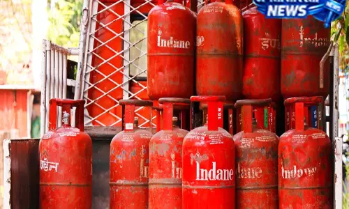घरेलू गैस कनेक्शन बंद होने से संकट, देहरादून में लंबित पड़े हजारों आवेदन