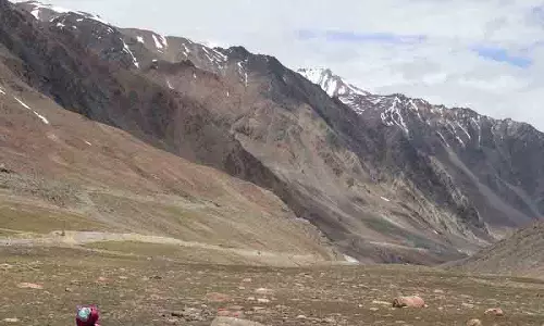 Himachal में लापरवाह पर्यटन पर उठे सवाल Himachal में लापरवाह पर्यटन पर उठे सवाल