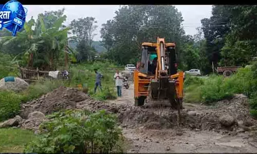 पालनपुर में अवैध खनन पर वन विभाग की कार्रवाई पालनपुर में अवैध खनन पर वन विभाग की कार्रवाई