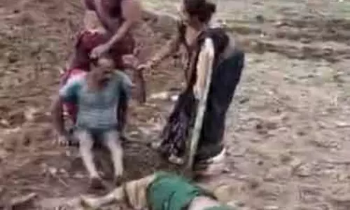 बलरामपुर में 2 परिवारों के बीच हिंसक लड़ाई, 6 घायल बलरामपुर में 2 परिवारों के बीच हिंसक लड़ाई, 6 घायल