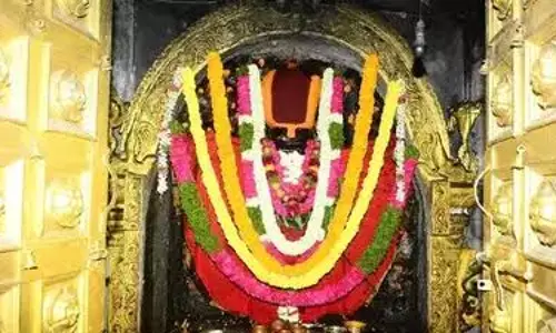 चमत्कारी मंदिर का अनसुलझा रहस्य: जहां भगवान की प्रतिमा से बहता है खून चमत्कारी मंदिर का अनसुलझा रहस्य: जहां भगवान की प्रतिमा से बहता है खून