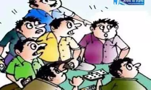 14 जुआरी गिरफ्तार, दुर्ग पुलिस की बड़ी कार्रवाई 14 जुआरी गिरफ्तार, दुर्ग पुलिस की बड़ी कार्रवाई