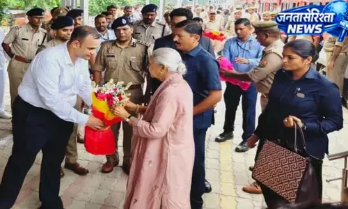 बेगमपुरा एक्सप्रेस से पहुंचा राज्यपाल का काफिला बेगमपुरा एक्सप्रेस से पहुंचा राज्यपाल का काफिला