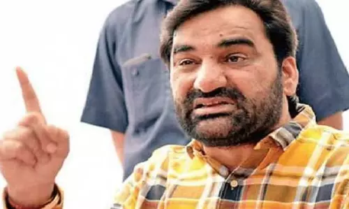 Jaipur: सांसद हनुमान बेनीवाल ने फ्लाइट देरी पर उठाए सवाल, एयर इंडिया निशाने पर Jaipur: सांसद हनुमान बेनीवाल ने फ्लाइट देरी पर उठाए सवाल, एयर इंडिया निशाने पर
