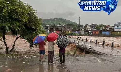 Jammu मंत्री ने दीर्घकालिक आपदा योजना की मांग की