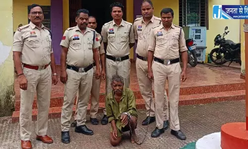 बुजुर्ग की हत्या का खुलासा, टांगी से मारने आरोपी गिरफ्तार बुजुर्ग की हत्या का खुलासा, टांगी से मारने आरोपी गिरफ्तार