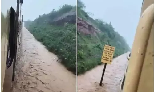 भारी बारिश से रायगढ़ में रेल सेवा प्रभावित, टिकिरी स्टेशन के पास ट्रैक पर भरा पानी भारी बारिश से रायगढ़ में रेल सेवा प्रभावित, टिकिरी स्टेशन के पास ट्रैक पर भरा पानी