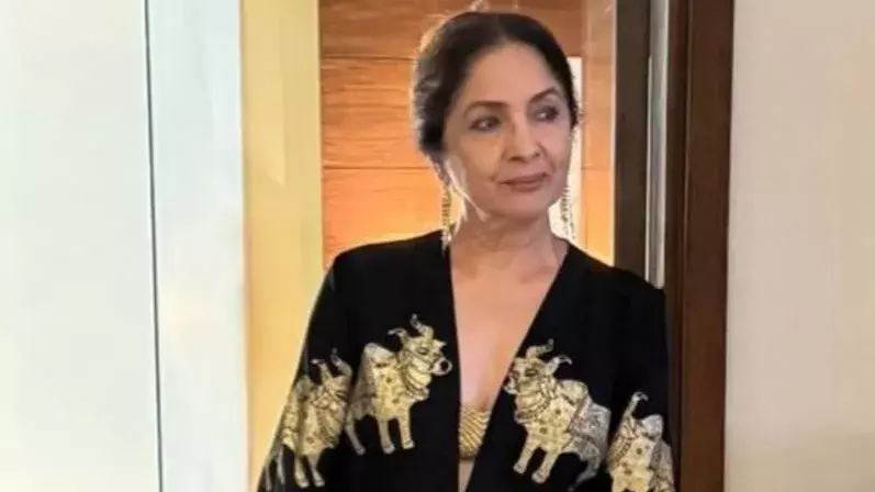 मसाबा की ड्रेस को सेक्सी कहने से नीना गुप्ता ने क्यों खुद को रोका? मसाबा की ड्रेस को सेक्सी कहने से नीना गुप्ता ने क्यों खुद को रोका?