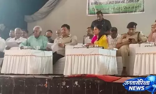 नियम सिर्फ अफसरों के लिए क्यों? मंत्री पर BJP नेता का हमला नियम सिर्फ अफसरों के लिए क्यों? मंत्री पर BJP नेता का हमला