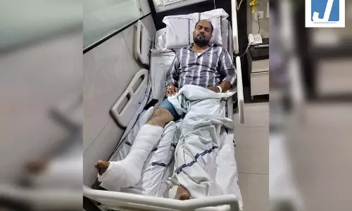 ड्रग तस्कर ने कार से तीन पुलिसकर्मियों को मारी टक्कर, कांस्टेबल का पैर फ्रैक्चर ड्रग तस्कर ने कार से तीन पुलिसकर्मियों को मारी टक्कर, कांस्टेबल का पैर फ्रैक्चर