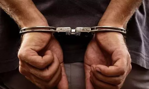 पुणे में कॉन्स्टेबल से मारपीट, युवक पर केस पुणे में कॉन्स्टेबल से मारपीट, युवक पर केस