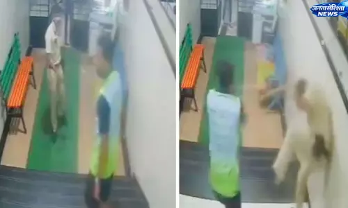 कल्याण में नशे में धुत युवक ने पुलिस अधिकारी पर किया हमला, CCTV फुटेज वायरल