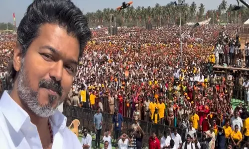 विजय थलपति की सरकार के फैसले पर हाई कोर्ट सख्त, करूर पीड़ितों की नौकरी पर संकट