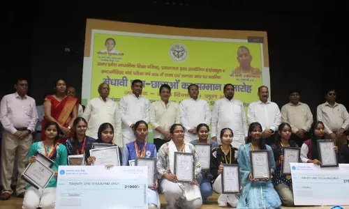 मेहनत और लगन का मिला सम्मान, मेरठ कॉलेज के होनहार विद्यार्थियों का हुआ अभिनंदन मेहनत और लगन का मिला सम्मान, मेरठ कॉलेज के होनहार विद्यार्थियों का हुआ अभिनंदन