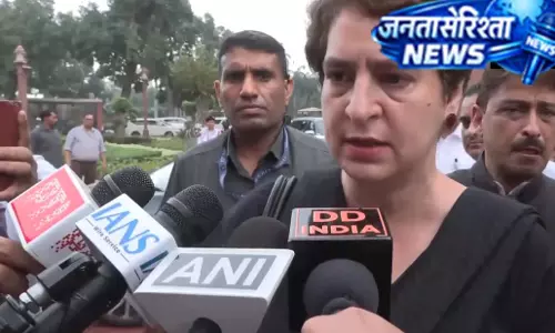 छात्रों के समर्थन में विपक्ष की आवाज, बोले लोकतंत्र में शांतिपूर्ण विरोध अधिकार, युवाओं के भविष्य से खिलवाड़ नहीं होना चाहिए छात्रों के समर्थन में विपक्ष की आवाज, बोले लोकतंत्र में शांतिपूर्ण विरोध अधिकार, युवाओं के भविष्य से खिलवाड़ नहीं होना चाहिए