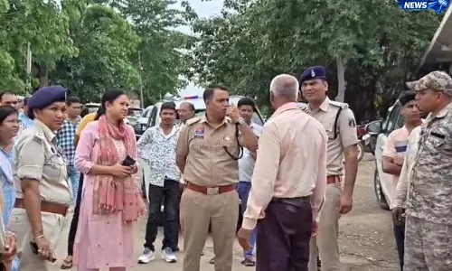 कलेक्टर-SP ने घटना स्थल लातनाला का किया मुआयना कलेक्टर-SP ने घटना स्थल लातनाला का किया मुआयना