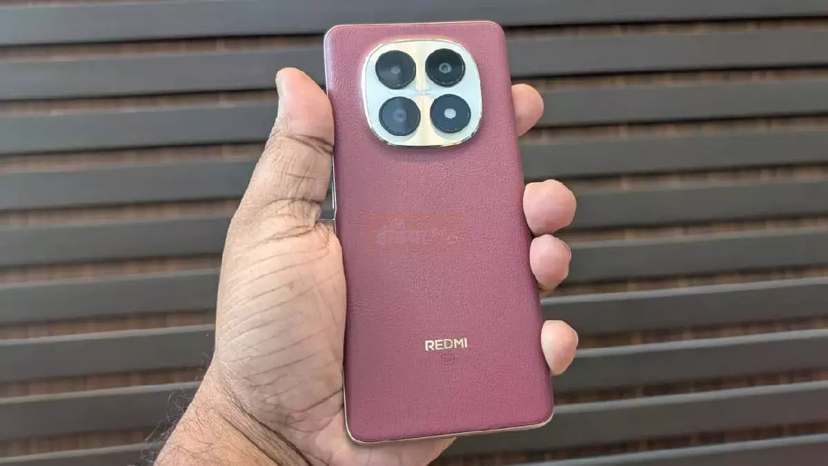 ₹5,000 तक महंगे हुए Xiaomi, Redmi स्मार्टफोन, जानें किस मॉडल पर कितना असर