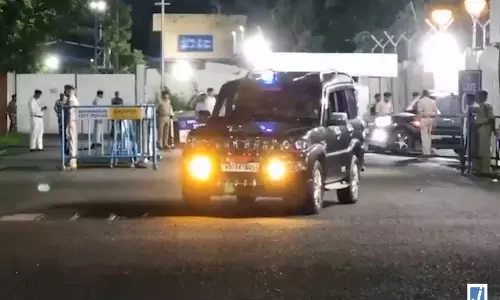 उत्तर बंगाल दौरा पूरा कर कोलकाता लौटे मुख्यमंत्री सुवेंदु अधिकारी