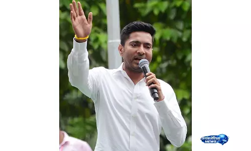 TMC सांसदों की अयोग्यता याचिका पर जल्द फैसला चाहते हैं अभिषेक बनर्जी, लोकसभा स्पीकर को लिखा पत्र