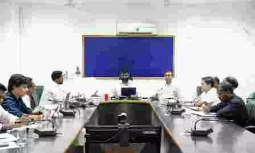 लंबित राजस्व प्रकरणों का निर्धारित समय-सीमा में त्वरित निराकरण करें: कलेक्टर